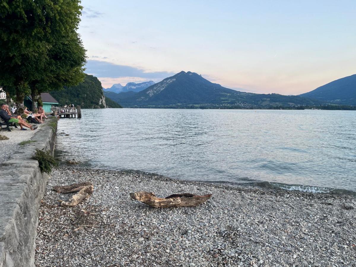 Entre Lac D'Annecy Et Montagnes, Golf Et Parapente A Pieds Talloires Exteriér fotografie
