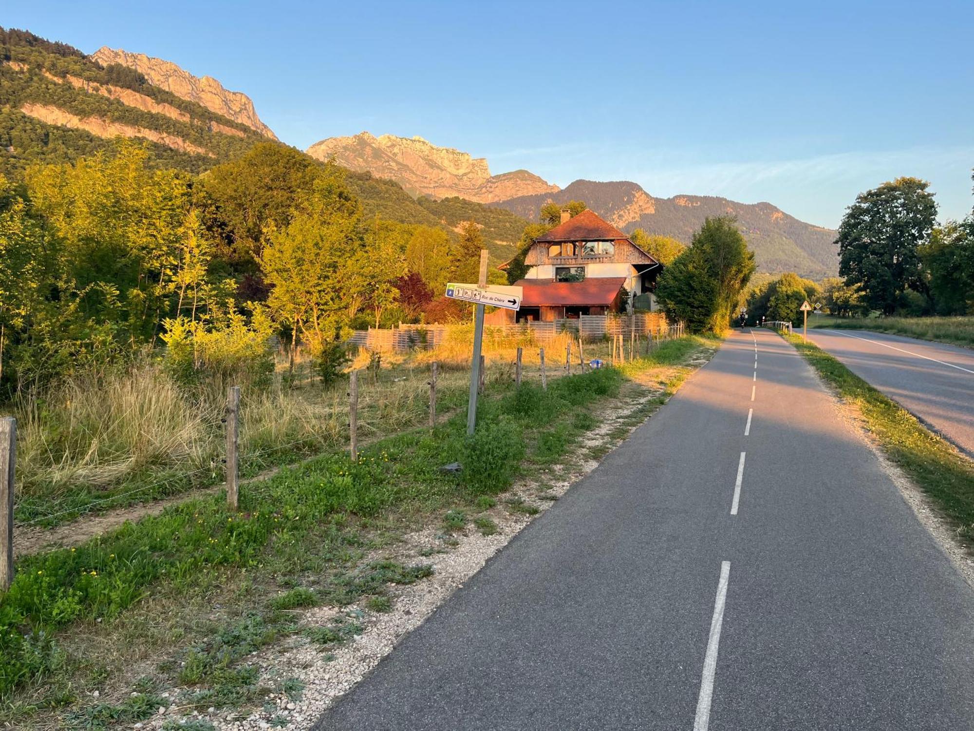 Entre Lac D'Annecy Et Montagnes, Golf Et Parapente A Pieds Talloires Pokoj fotografie